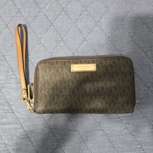 Michael Kors Brown Signature Wristlet Wallet